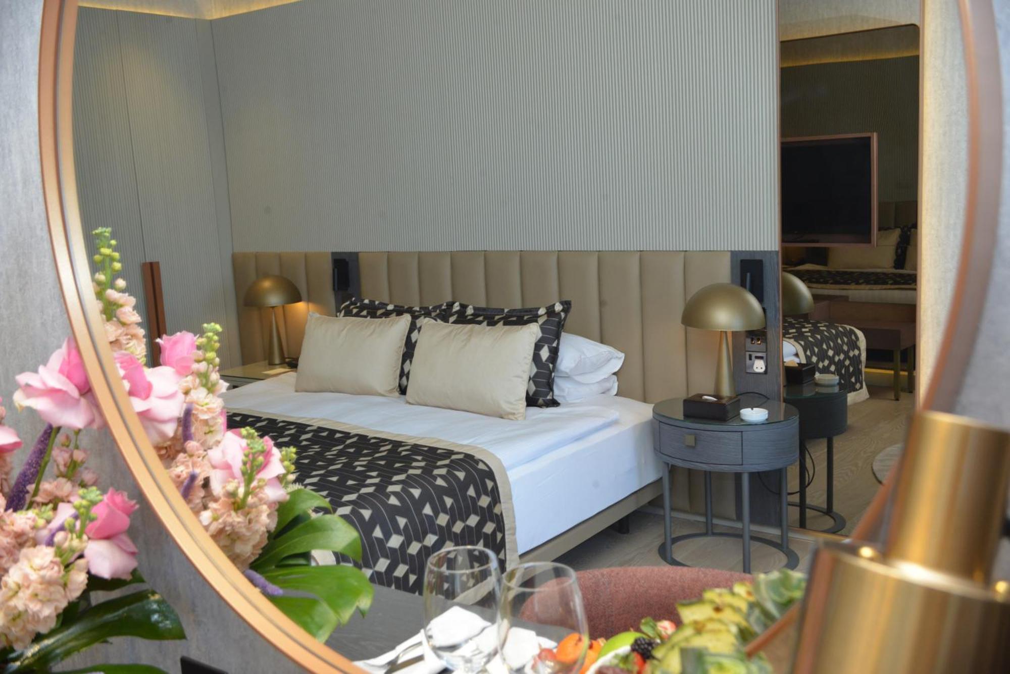 Rocks Hotel & Casino Kyrenia  Extérieur photo