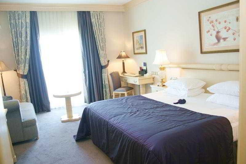 Rocks Hotel & Casino Kyrenia  Extérieur photo